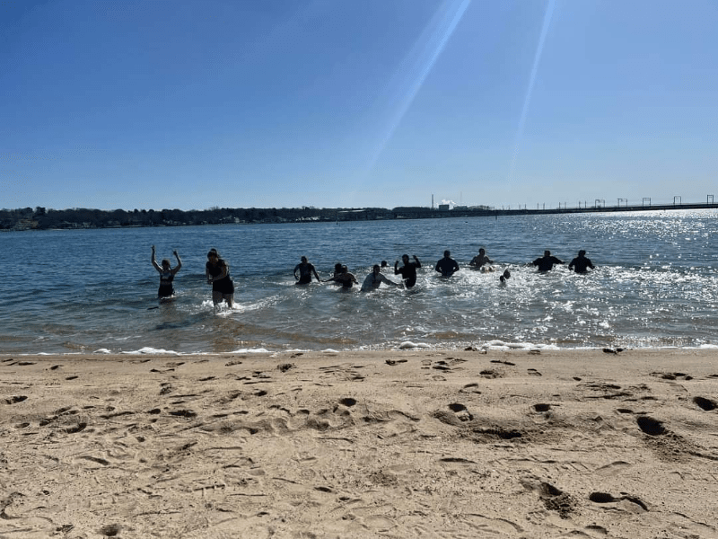 Camp Nett, Polar plunge by the Junior Enlisted Council (JEC) Soldiers of CTARNG ,retired Airmen CTANG brave elements plunge into the Niantic Bay