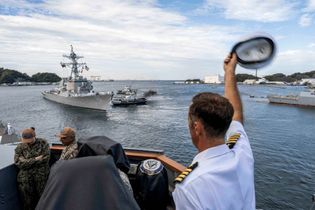 USS Benfold Departs 7th Fleet Forward Deployment After 10 Years in Japan