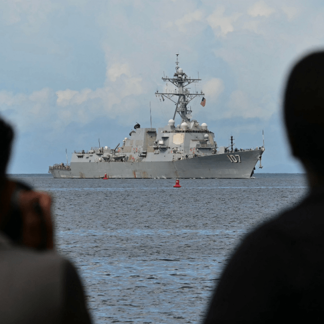 USS Gravely and U.S. Marines Arrive in Trinidad for Joint Drills Near Venezuela